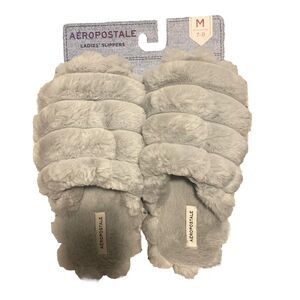 Aeropostale Women’s Faux Fur Soft Slippers Light Gray Size 7/8 NWT